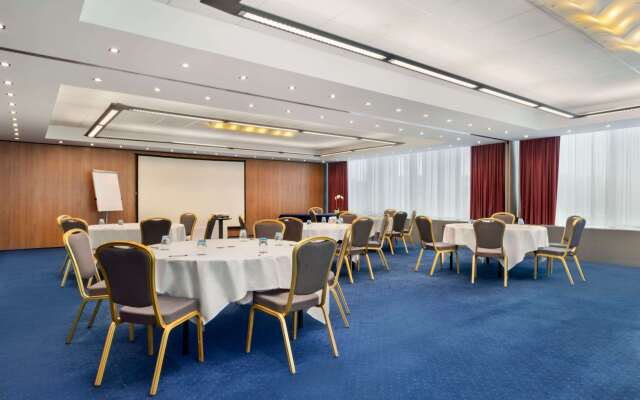 Ramada Encore by Wyndham Geneva