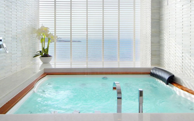 Luxury Overwater Paradise - Nurai Island