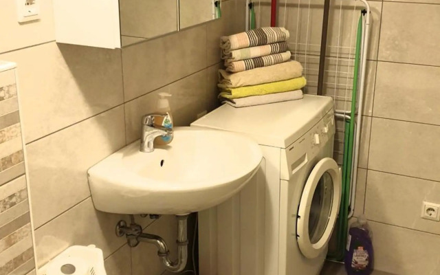 Studio EMMA Ljubljana - FREE parking, AC, Wifi