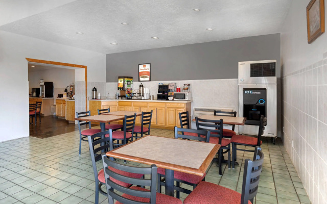 Econo Lodge Inn & Suites Socorro