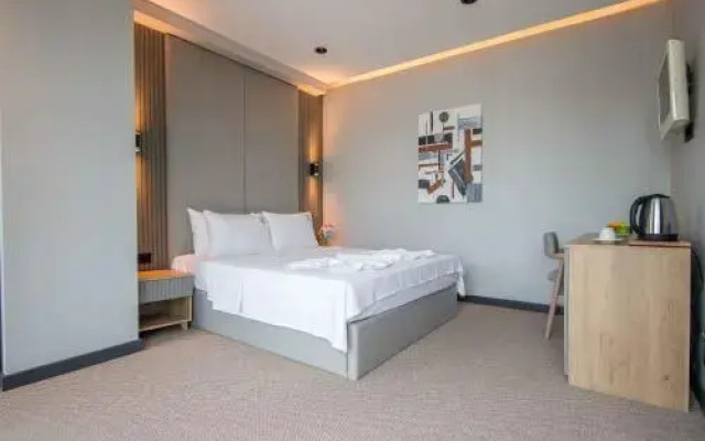 Thistle Court Hotel