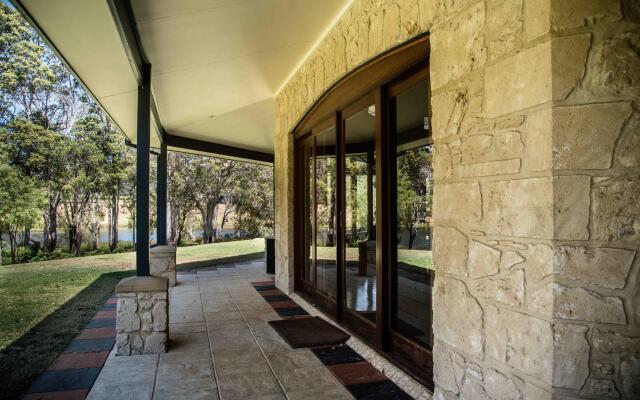 Harmony Forest Lake Side Lodge