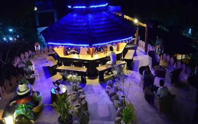 Kaday Aung Hotel