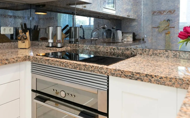 Luxury Apartment With Sea View In Marbella