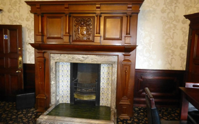 Maes Manor Hotel
