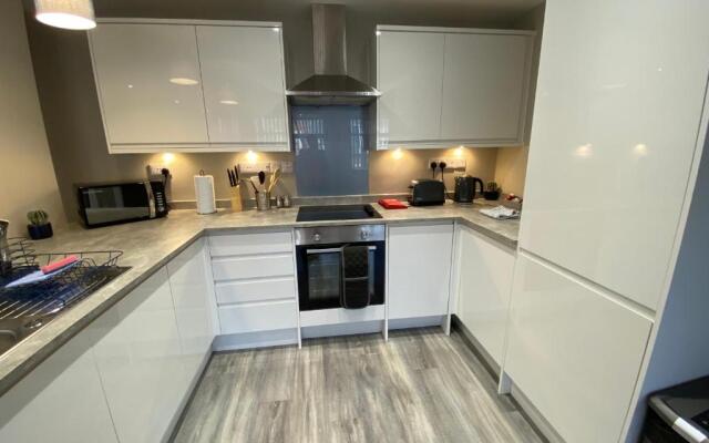 Marie’s Serviced Apartment 1 Bed CityStay, parking