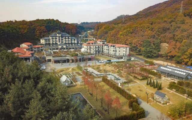 Eden Paradise Hotel
