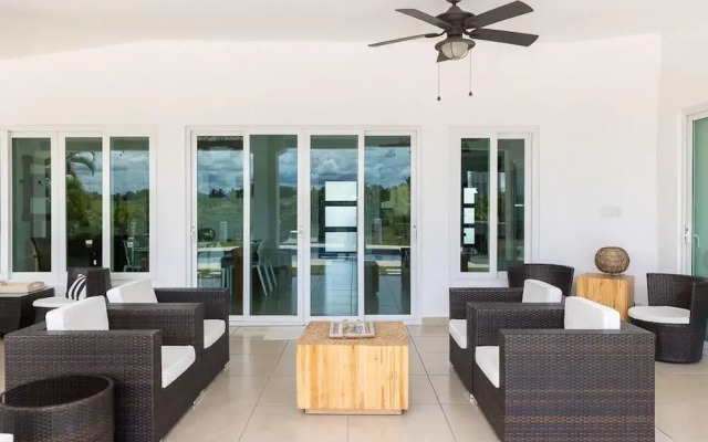 The Golf Oasis Villa by Acomodo