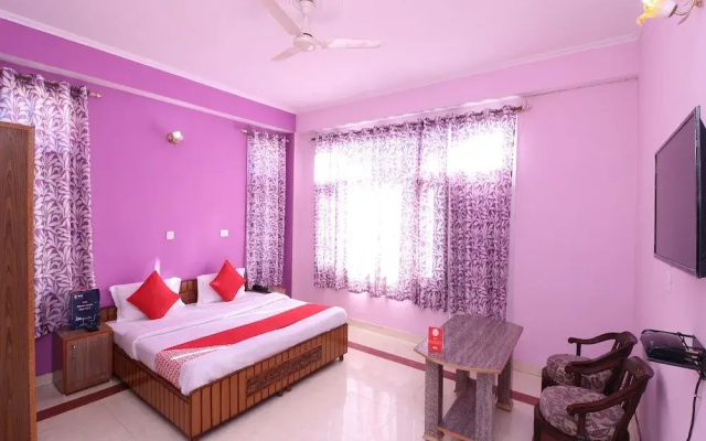 Moksh Hotel by OYO Rooms