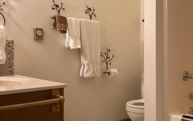Oak Valley Inn & Suites