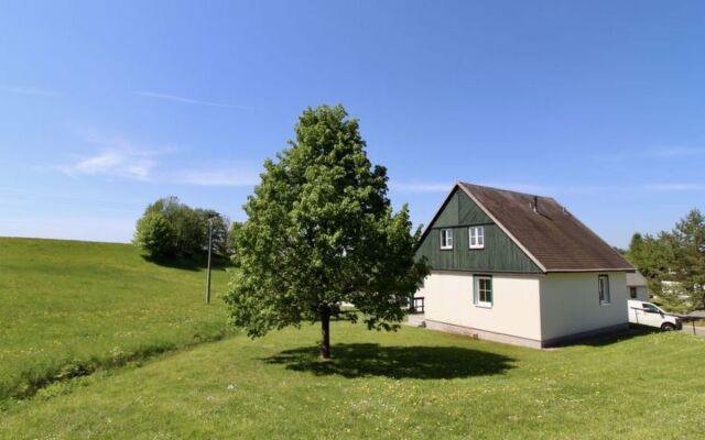 Holiday Hill 38075