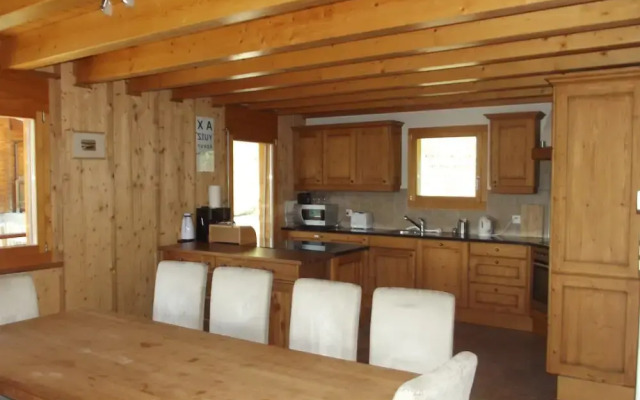Spacious Chalet Amidst Mountains