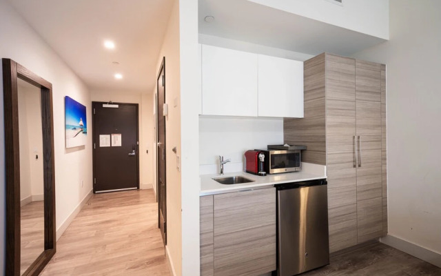 Hollywood's Beachside Condos