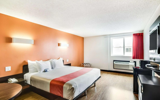 Motel 6 Carson, CA