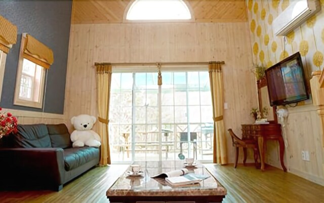 Yangsan Chickweed & Flower Pension