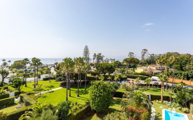 3BD Exclusive Apartment in Guadalmina Beach, Parque del sol