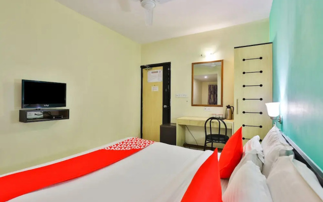 OYO 3975 Golden Star Country club