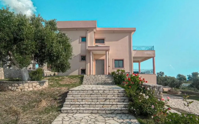 Villa Palairos