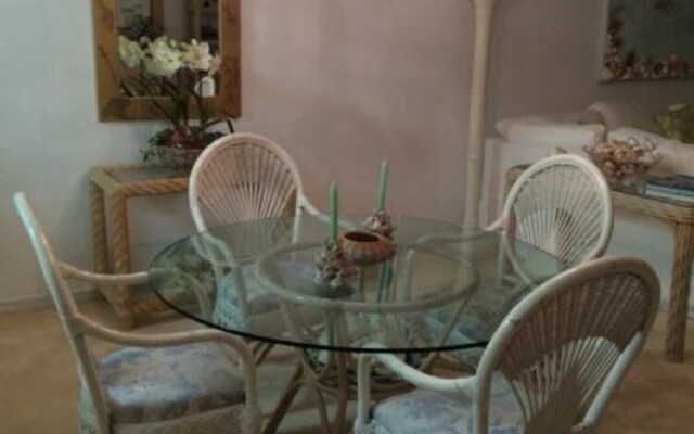 La Peninsula Blvd Condo