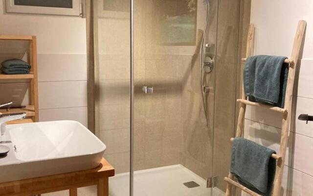 Zirben Appartement zwischen Berg und See