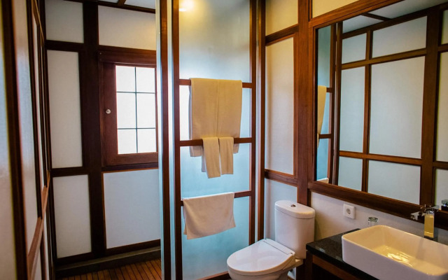 Suarapura Resort & Spa