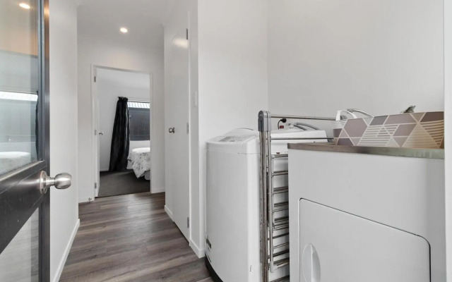 Sandy Shores - Waihi Beach Holiday Home