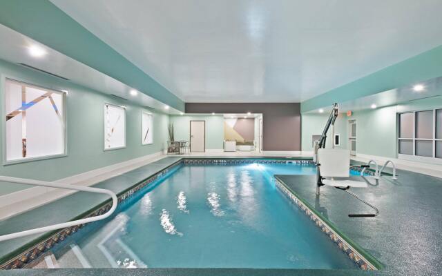 Holiday Inn Express & Suites New Cumberland by IHG