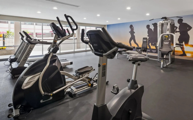 Holiday Inn Milwaukee Brookfield by IHG