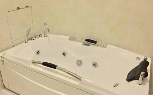 DELIGHTFUL ! 3 BEDROOM TERRACE DUPLEX EN-SUITE LEKKI AIRCON WiFi
