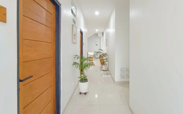 RedDoorz @ Tebee Homestay near Tugu Kartasura