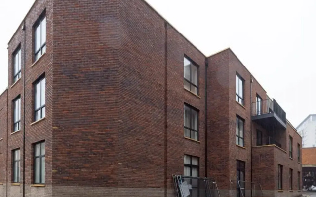 The Wembley Hideout - Stylish 2bdr Flat With Balcony