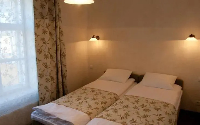 Allee Apartments