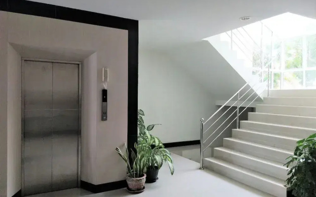 Siri Service Apartment