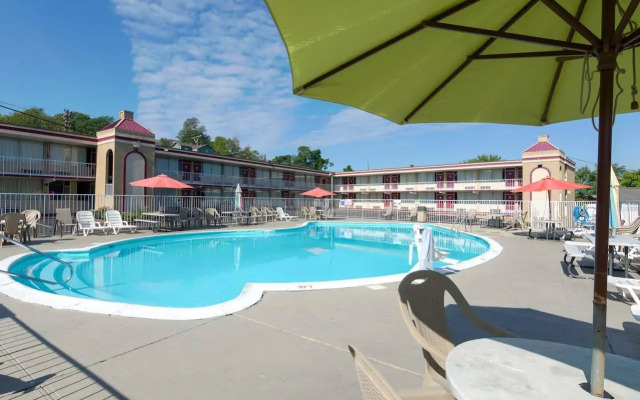 Travelodge by Wyndham Lynchburg