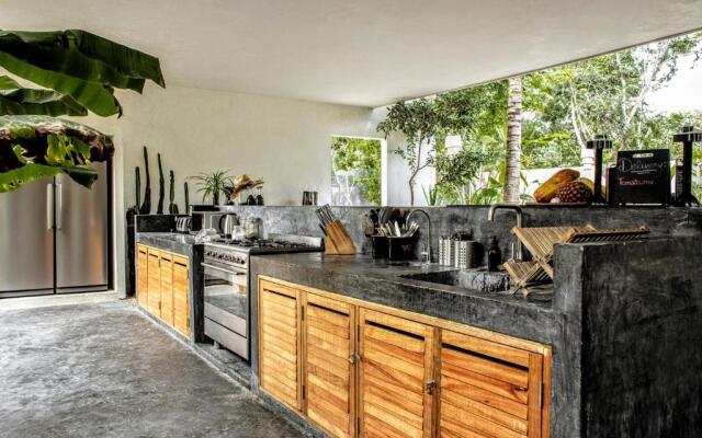 Villa in La Veleta for 16 guests