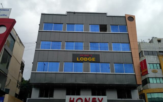 Hotel Honey Lodging