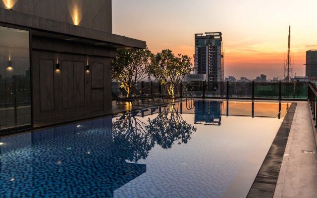 One Residence Hotel & Apartment