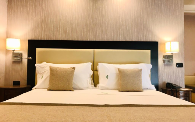 American Hotel