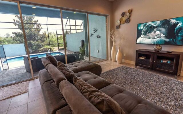 Aurora House In Davenport