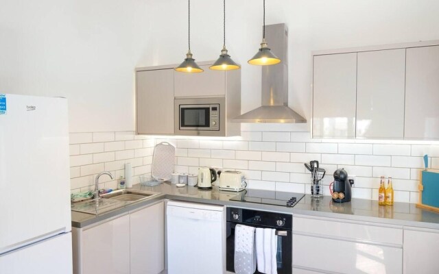 Charming 1-bed Apartment in Bournemouth Near sea