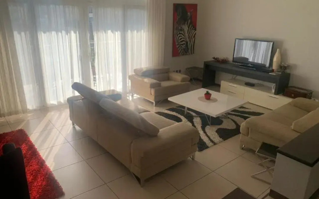 Executive 3 bedroom Apartment Space Available