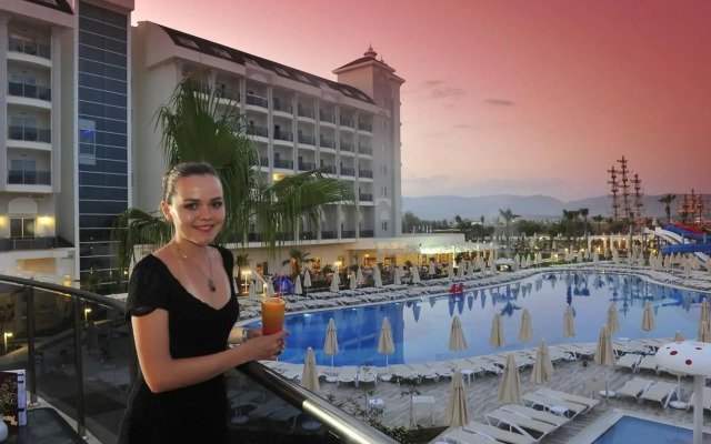 Lake & River Side Hotel & Spa