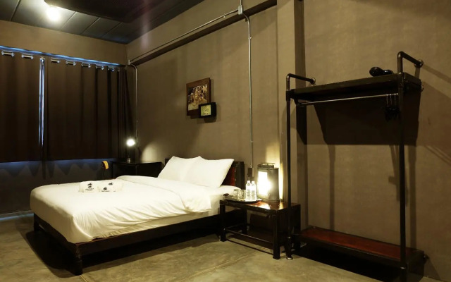 Rider Bedroom Hostel & Cafe