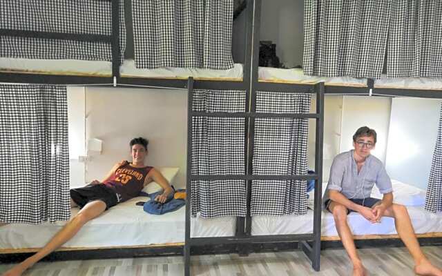 Backpack Hostel Kohyaoyai