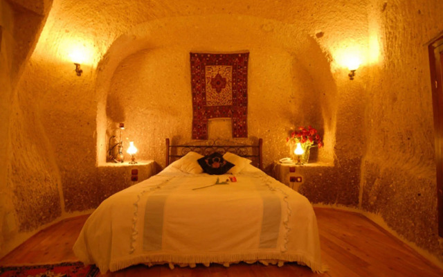 Traveller's Cave Hotel