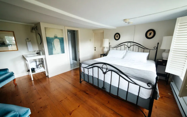 The General Stanton Inn