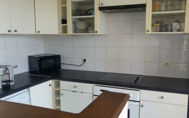 Beau T3 - Climatisé - Grande Terrasse - Marseille