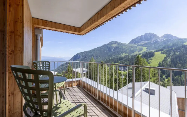 Amazing Lodge With Balcony