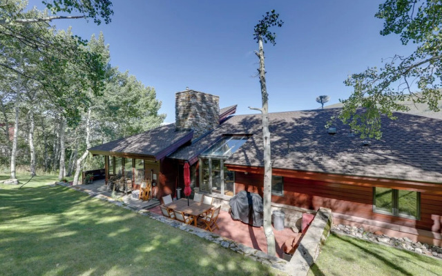 Vail 'treehouse' + Hot Tub, Sauna & Mtn Views