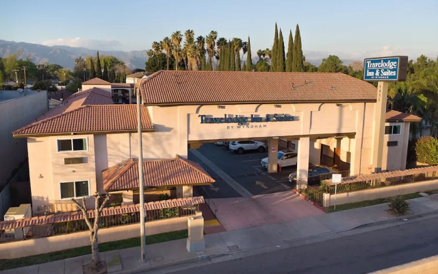Travelodge Inn & Suites By Wyndham West Covina